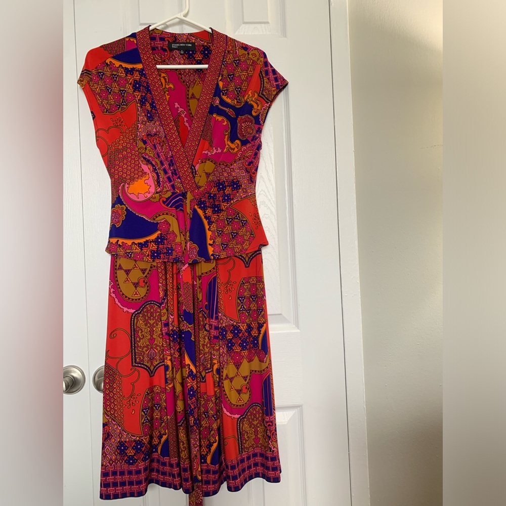Jones of New York Dress size 6 or medium 
Vintage 2006 like new